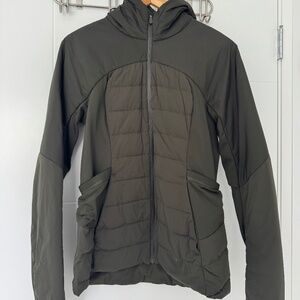 Lululemon Down For It All jacket 8 GUC